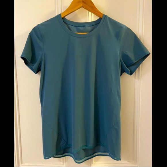 Lululemon short sleeve T-shirt. - Picture 1 of 4